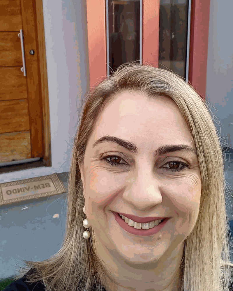 Sanderly, fundadora e confeiteira da Dolce Vita Di Sandi